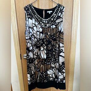 Sandra Darren Black and Cream Floral Mini Dress with Embellishments Sz 20W